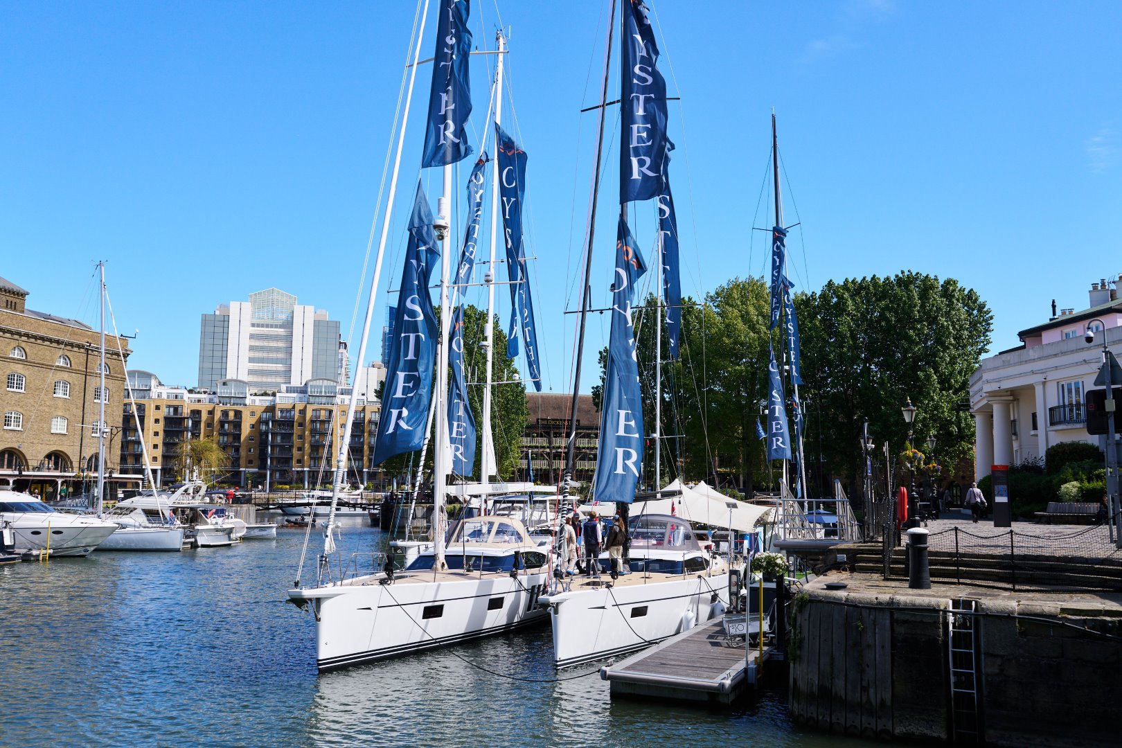 Flota de Oyster Yachts expuesta durante el evento Private View de Londres
