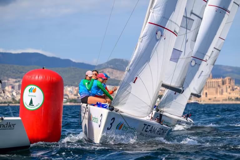 El Balearia del Real Club Náutico de Palma gana en casa la Liga Iberdrola de Vela Femenina - Actualidad - Actualidad náutica